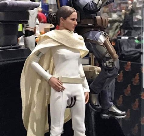 New Hot Toys Sixth Scale Figures On Display At Sdc Jedi