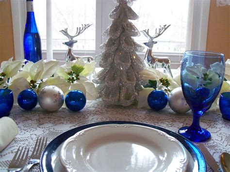 Hosting christmas dinner this year? Another table decoration - probably more realistic for my ...