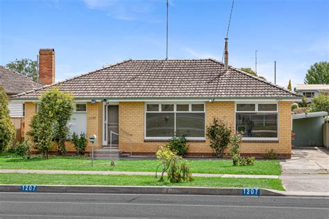 1207 Doveton St N Invermay Park Vic 3350 Domain