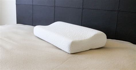 The spinealign pillow is a contour pillow, or cervical spine pillow, designed for folks who need help keeping their head, neck, and spine in neutral alignment — hence the name spine align. 5 Best Cervical Contour Pillows for Neck Pain (Mar 2021) | Pillow Picker