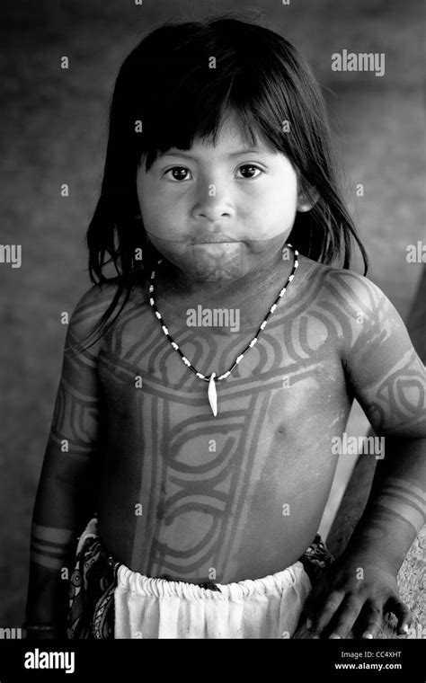 Indios Embera Puru Imágenes De Stock En Blanco Y Negro Alamy