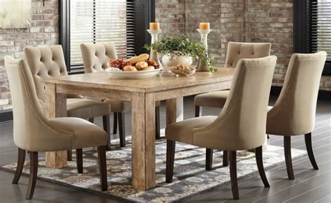Just like wingback chairs in your living room or study, these smaller versions for the dining room are just as interesting and equally comfortable. Today Design News: Tufted Chairs for Dining Rooms | News ...