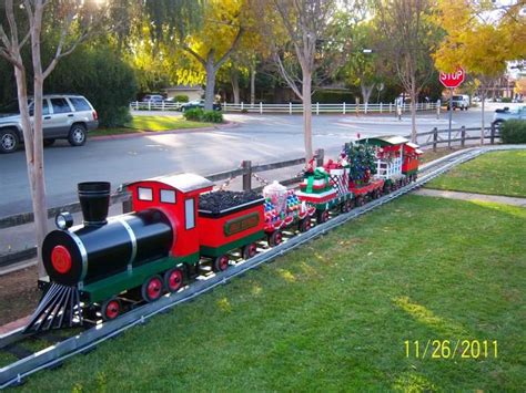 Thomas The Train Outdoor Christmas Decoration Ideas