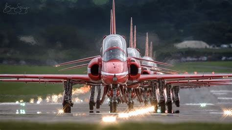 Vehicle Red Aircraft Red Arrows Wallpapers Hd Desktop And Mobile