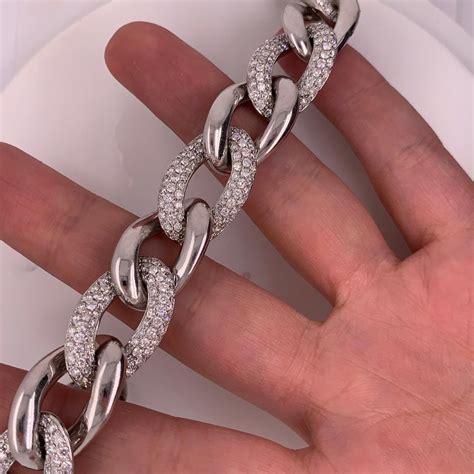 18 Karat White Gold and Diamond Curb Link Bracelet For Sale at 1stDibs