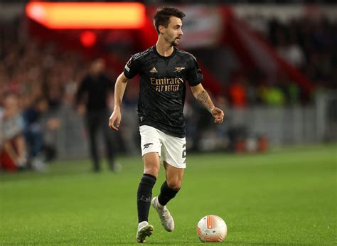 Fabio Vieira: Arsenal star scores worldie as Gunners thump Lyon