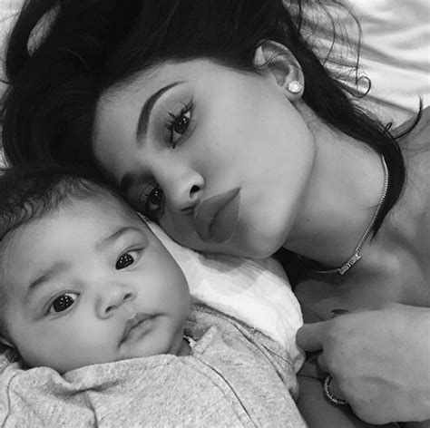 Kylie Jenner Removes Stormi Pictures Famous Person