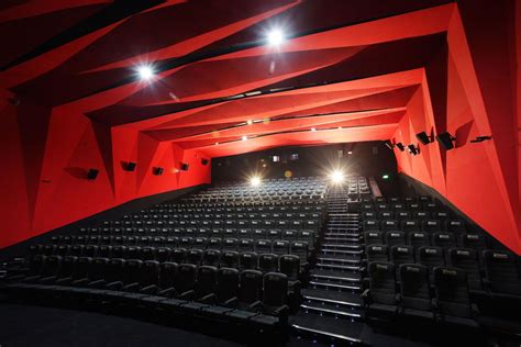 Braodway Cinema At Dreammall Bhandup Auditorium Design Cinema Design