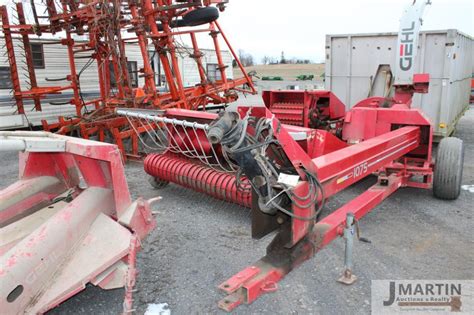 Sold Gehl 1075 Harvesting Forage Harvesters Pull Type Tractor Zoom