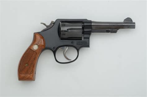 Smith And Wesson Model 12 3 Airweight Da Revolver 38 Special Cal 4