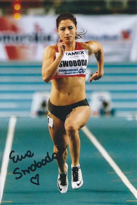 She holds the world junior record of 7.07 seconds in the 60 metres. Autografy Mariu: grudnia 2017