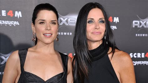 Take A Look At Courteney Cox Neve Campbell And David Arquette In The