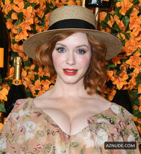 Christina Hendricks Sexy Presented Her Famous Sexy Cleavage At The 2018