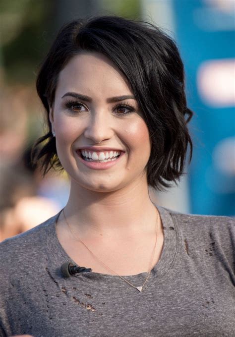 A pixie haircut is a very convenient, stylish, and pretty option for any hair type and can have a variety of styles, including bangs, textured hair, or trendy highlights. Demi lovato new hair style - New Hair Ideas 2016-2017 | Demi lovato short hair, Short hair ...