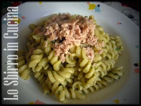 Ingredienti 2 melanzane tonde aglio cipolla tonno prezzemolo basilico pomodori olio d'oliva parmigiano. Pasta melanzane e tonno - Ricette dalla cucina di uno Sbirro