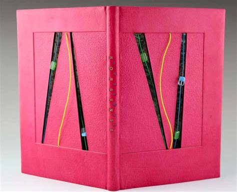 Bookbinder Of The Month Coleen Curry Flash Of The Hand Bookbinding
