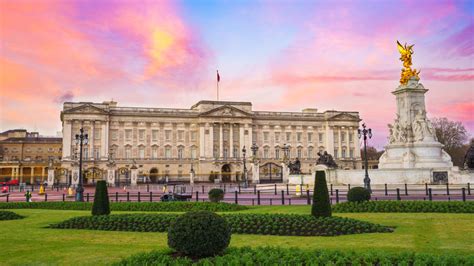 The Untold Truth Of Buckingham Palace
