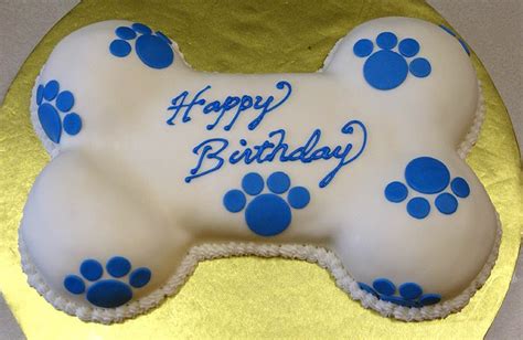 I have an australian shepherd named jeter that plays and watches over the dogs. Slice of Fun Cakes: Doggone Dog Bone Cake!!!