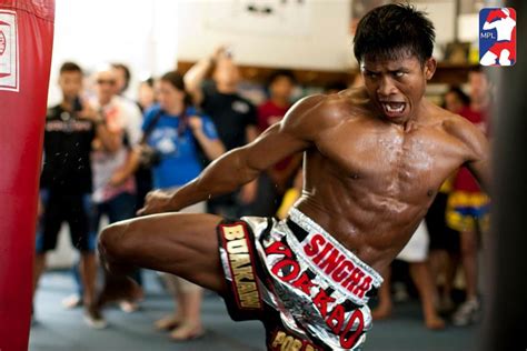 Buakaw Por Pramuk Heavy Bag Workout Muay Thai Martial Arts Muay