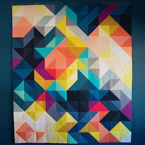 Pin By Ashley Dohm On Sewing In 2020 With Images Geometric Quilt