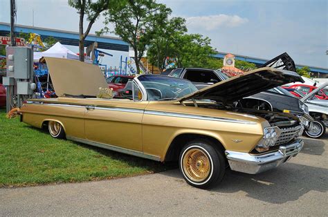 2017 Milwaukee Mexican Fiesta Gold 1962 Impala Convertible Lowrider