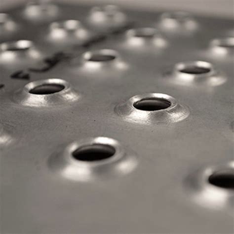 China Stainless Steel 304 Perforated Dimpled Plate Anti Skid Mesh For