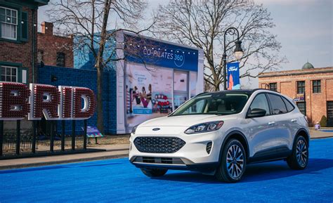 Check spelling or type a new query. Comments on: The 2020 Ford Escape Costs $25,980 to Start and More than $40,000 Fully Loaded ...