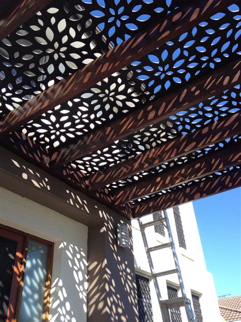 Roof Screen On Pergola To Front Door Great Shadowing Effect Diy