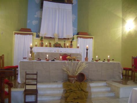 Essa data dá início ao tríduo pascal, a maior celebração da igreja católica, que relembra os mistérios da paixão, morte e ressurreição de cristo 1. Flores & Cores Ornament: ORNAMENTAÇÃO QUINTA FEIRA SANTA
