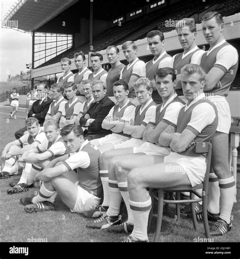 Arsenal Football Club Group Picture 3 August 1962 Stock Photo Alamy