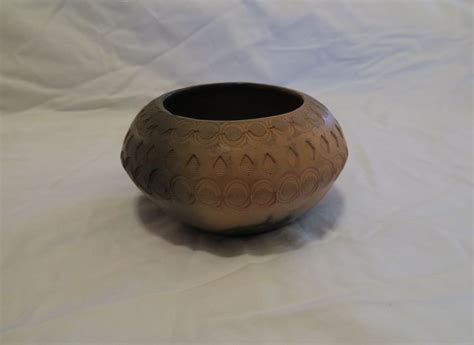 Antique Hand Made Maude Welch Cherokee Indian Pottery Bowl Signed