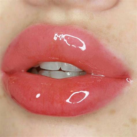 The Aesthetic Glossy Lip Art Makeup Lip Art Aesthetic Makeup