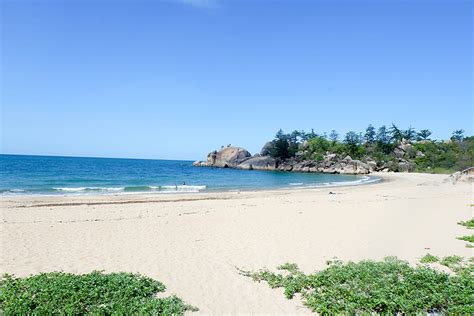 Explore the colorful underwater world and admire the amazing scenery of clear blue waters and white sandy beaches. Magnetic Island Day trip From Townsville: All You Need to ...
