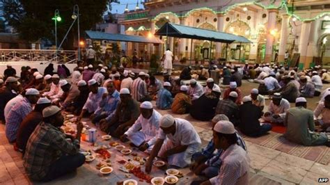 India Mps Force Fed Fasting Muslim Worker Bbc News