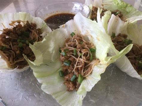 Pour in pot with garlic and ginger place pot back on med heat. Chicken Lettuce Wraps Like Pf Changs - Copycat Recipe ...