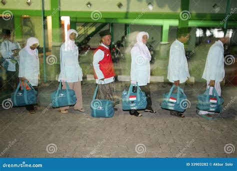 Muslim Pilgrim Going To Mecca Editorial Photography Image Of Islam
