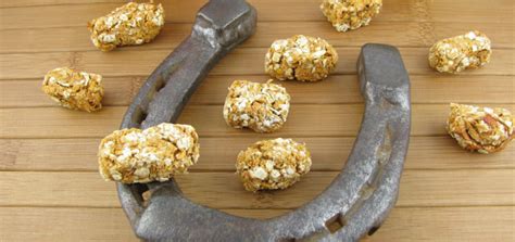 Maybe you would like to learn more about one of these? DIY Pferdeleckerlies selber machen | Rezepte für Pferde ...