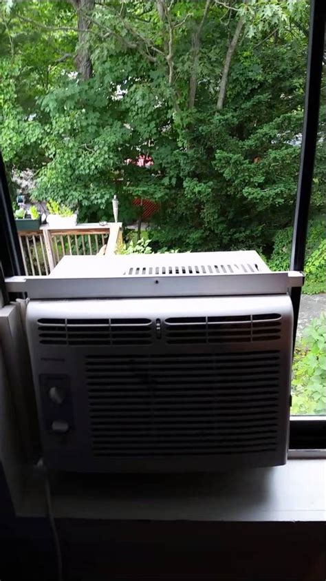 Installation of a window air conditioner is very easy and there is no need to hire professionals for this job. Install an air conditioner on a sliding window | Sliding ...