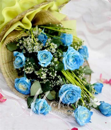 1 Dozen Blue Rose Spray Arm Bouquet