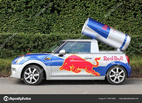 Red Bull Publicidad Mini Cooper Coche En Dinamarca — Foto Editorial De