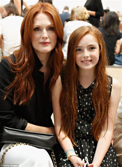 Julianne Moore Is Joined By Mini Me Daughter Liv 11 In The Front Row