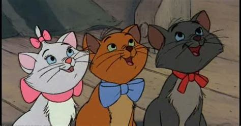 It is light and pleasant and funny. Aristocats, three little kittens | 093 Los aristogatos ...