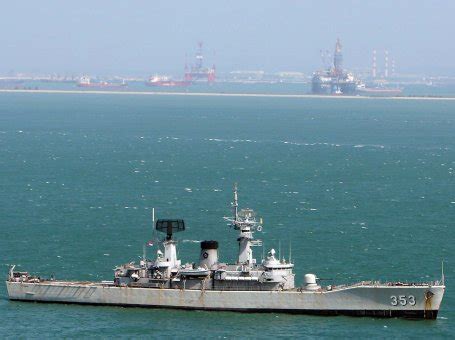 Kapal selam ketiga akan dibangun di indonesia dengan bantuan korea selatan. gambar TNI Indonesia: Kapal Perang TNI