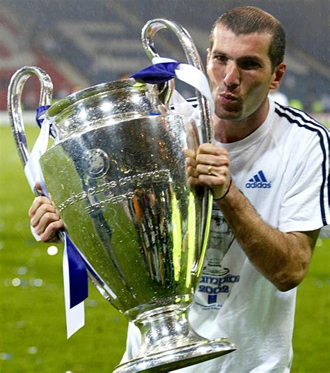 Zinedine Zidane élu Meilleur Joueur De Lhistoire De La Ligue Des
