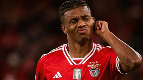 Redes Sociais Ao Rubro Com David Neres Colegas Do Benfica Picaram