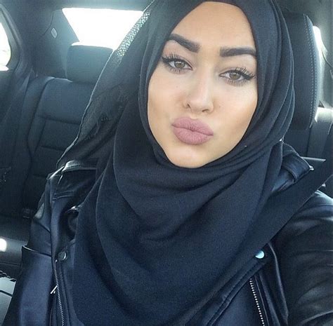 Pin By Sudejsah On Foto Beautiful Arab Women Beautiful Hijab Muslim Women Hijab