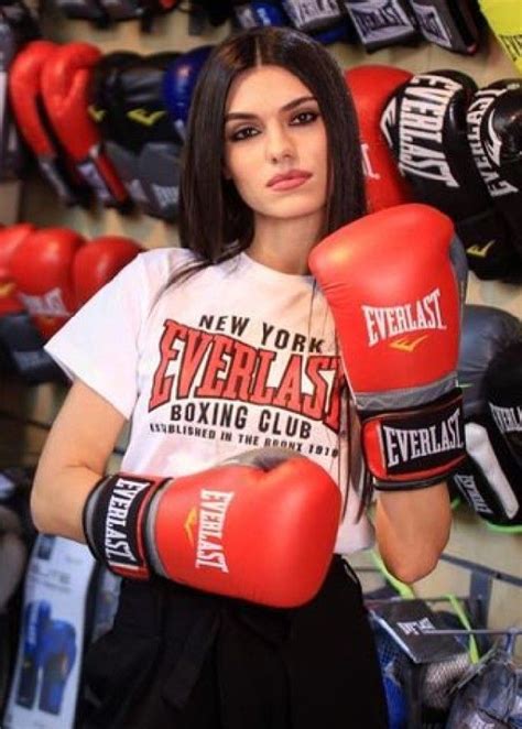Pin By J S On Js33543 Boxing Girl Women Boxing Everlast