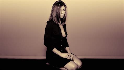 Wallpaper Actress Simple Background Cleavage Women Indoors Kneeling Jennifer Aniston