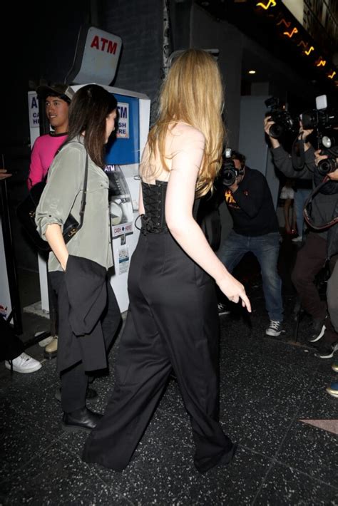 Elle Fanning S Dazzling Braless Look At Paris Hilton S Concert