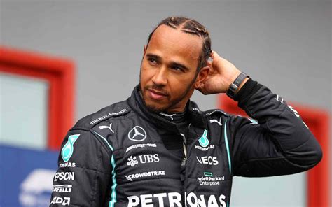 Lewis carl davidson hamilton (born 7 january 1985), is a british formula one racing driver currently racing for the mercedes amg petronas team. The 31+ Facts About Lewis Hamilton F1 Helmet 2021? Lewis hamilton is one of our finest sporting ...